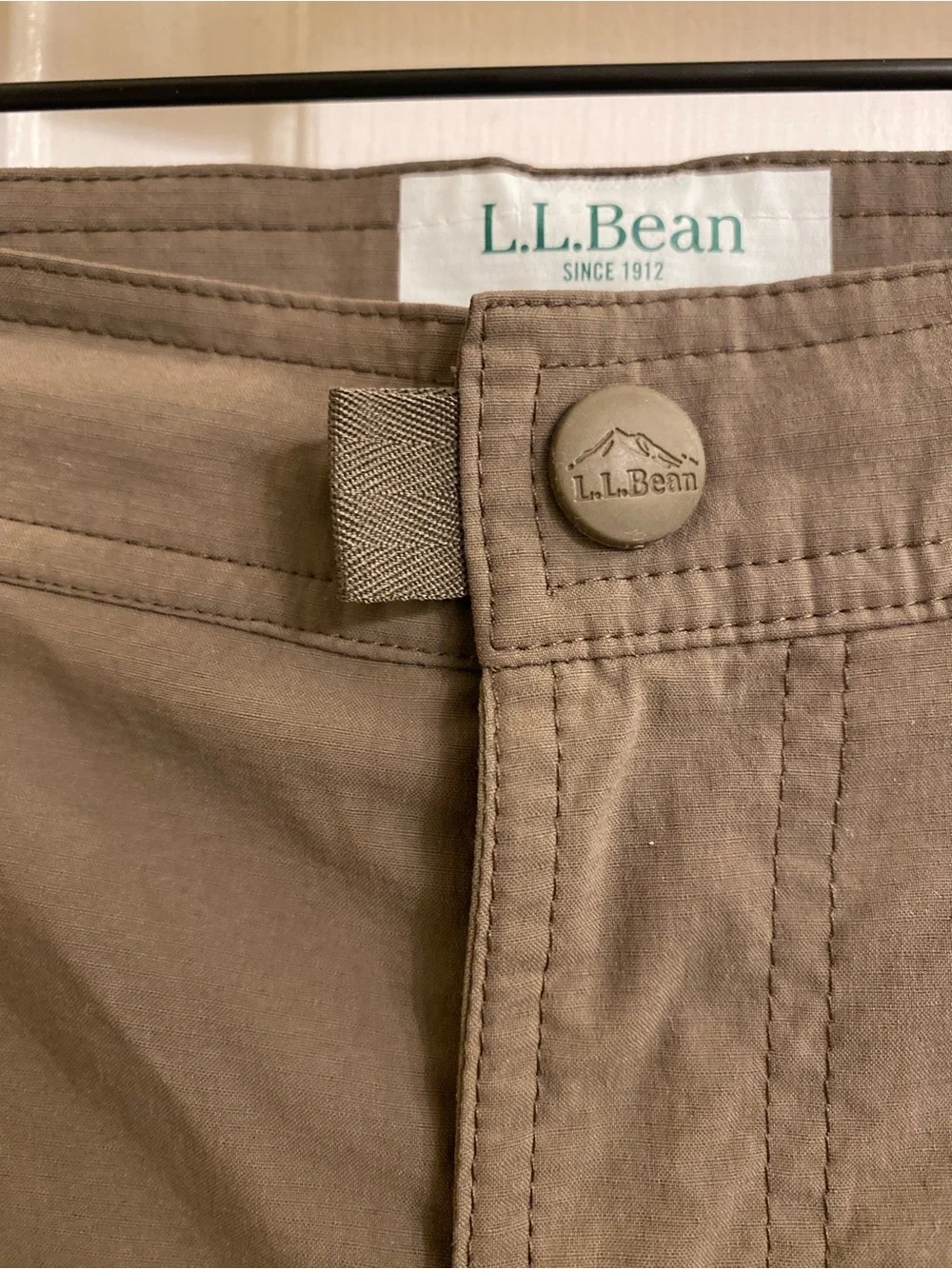 L.L.BEAN CARGO ATHLETIC SHORTS HIKING OUTDOOR UTILITY SHORTS SIZE LARGE BROWN